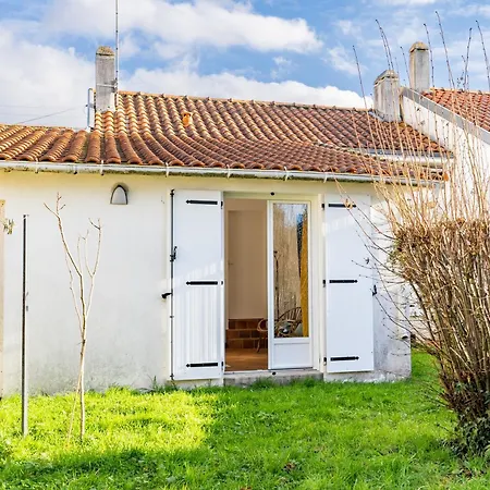 Maison De Pecheur, - 910 *