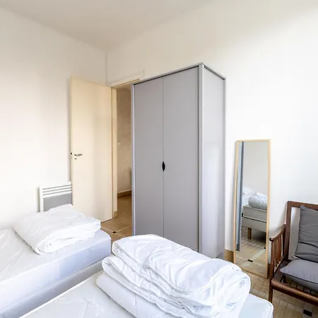 910 - Maison 4, A Pied