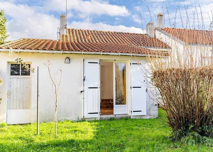 Maison De Pecheur, - 910 *