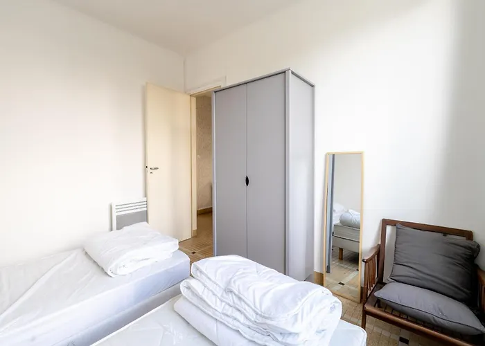 910 - Maison 4, A Pied